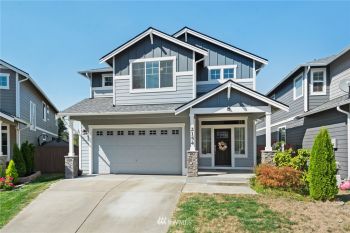 2154 SW Nautical Street , Bremerton, WA 98312