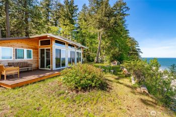 60 Eliza Island , Bellingham, WA 98226