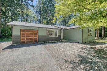 758 Island Boulevard , Fox Island, WA 98333