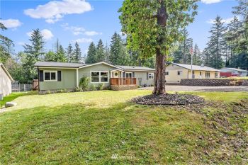 320 W Tahuyeh Drive , Bremerton, WA 98312