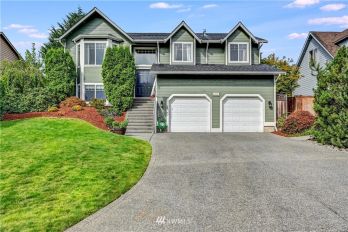 13706 69th Avenue Ct E, Puyallup, WA 98373-8717