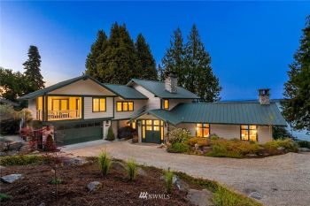 9284 Ferncliff Avenue NE, Bainbridge Island, WA 98110