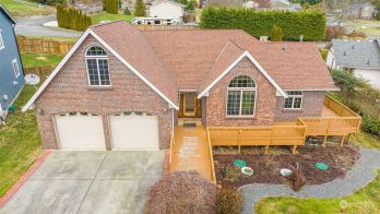 1068 Cascade Lane , Camano Island, WA 98282