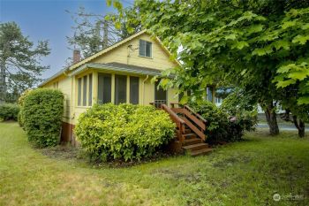 24029 Roberts Drive , Black Diamond, WA 98010