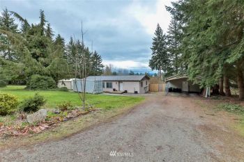 1015 Lawson Road , Camano Island, WA 98282