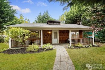 20115 Fremont Ave N , Shoreline, WA 98133