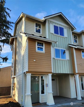 334 9th Avenue SE #B-7, Puyallup, WA 98373