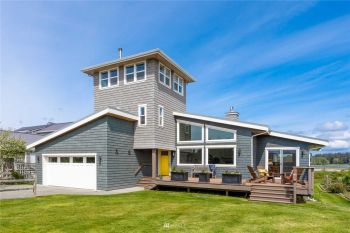 2219 Shore Avenue , Freeland, WA 98249