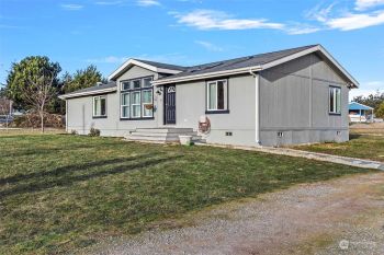 914 Sharon Street , Oak Harbor, WA 98277