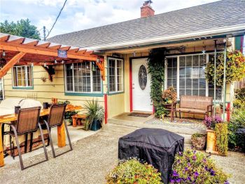 820 37th St Street , Anacortes, WA 98221