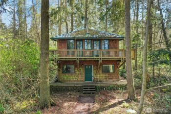 1580 West Beach Road , Oak Harbor, WA 98277