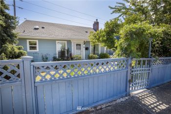 2327 9th Street , Bremerton, WA 98312-3862