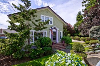 102 K Street , Hoquiam, WA 98550
