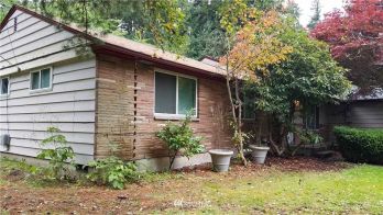 19305 Firlands Way N, Shoreline, WA 98133-3990