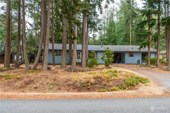 4554 Siesta Place , Oak Harbor, WA 98277