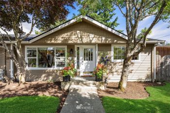 216 106th Avenue SE, Bellevue, WA 98004
