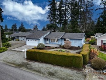 242 Edinburgh Drive , Camano Island, WA 98282
