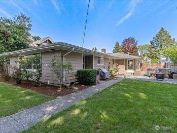 409 Avenue D , Snohomish, WA 98290