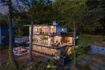 5616 Beach Drive SW, Seattle, WA 98136