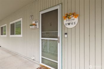 5814 200th Street SW #D, Lynnwood, WA 98036