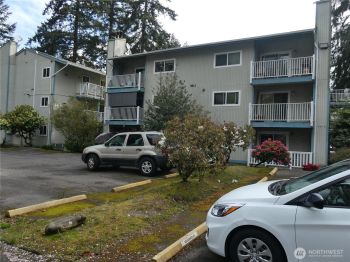 5812 200th Street SW #B, Lynnwood, WA 98036