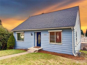 818 Chester Avenue , Bremerton, WA 98337