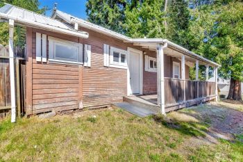 224 1/2 E 7th Street , Port Angeles, WA 98362