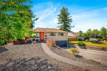 1366 N Hawthorne Street , Tacoma, WA 98406