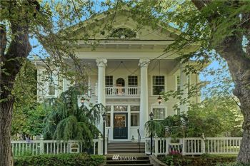 421 30th Avenue S, Seattle, WA 98144