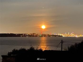 11008 NE Mountain View Road , Bainbridge Island, WA 98110