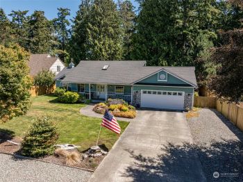 200 Vista View Dr , Sequim, WA 98382