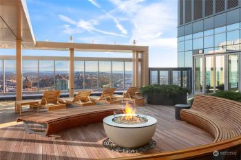 800 Columbia Street #2202, Seattle, WA 98104