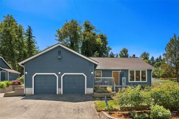 10752 Country Club Lane S, Seattle, WA 98168