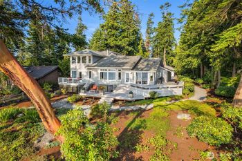 2 Edgewater Drive , Camano Island, WA 98282
