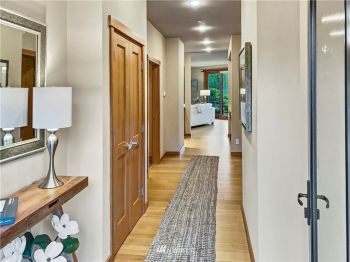 620 Vineyard Lane #B204, Bainbridge Island, WA 98110