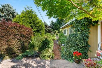 19930 N Park Avenue N, Shoreline, WA 98133-3519