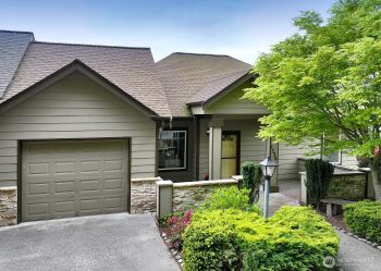 1736 Lee Court , Freeland, WA 98249