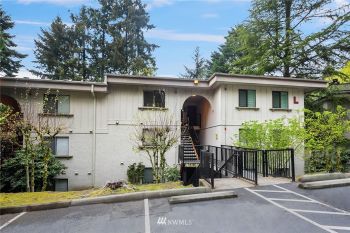 12700 NE 116th Street #L-34, Kirkland, WA 98034