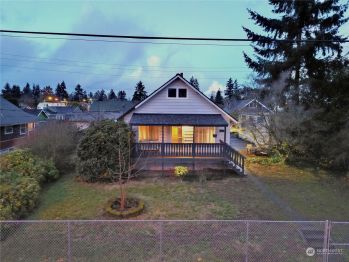 2008 9th Street , Bremerton, WA 98337
