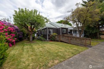 1122 G Street , Centralia, WA 98531-3212