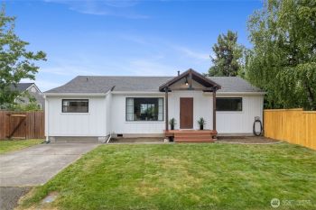 314 4th St. , Steilacoom, WA 98388