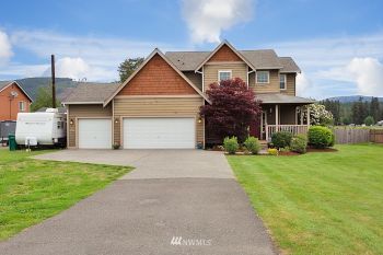 17605 Engebretsen Road , Granite Falls, WA 98252