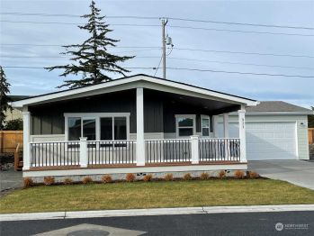 911 N Iris Avenue , Sequim, WA 98382