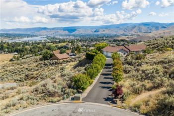 340 Teakwood Lane , Wenatchee, WA 98801