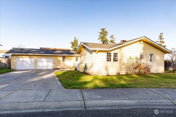 1180 NW Elwha Street , Oak Harbor, WA 98277