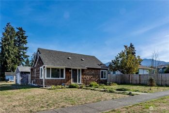 1115 S Cedar Street , Port Angeles, WA 98362