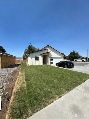 425 3rd Avenue , Ephrata, WA 98823