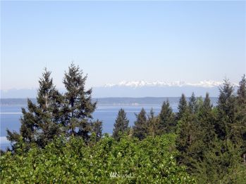 1016 7th Court , Fox Island, WA 98333