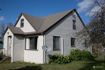 715 6th Street , Port Angeles, WA 98362