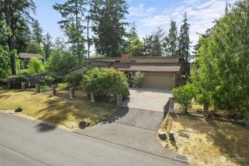908 1st Street , Steilacoom, WA 98388